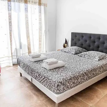 Villa Bianca, à 10 minutes à pieds de la plage. Zonza