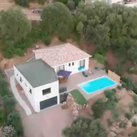 Villa Bianca, à 10 minutes à pieds de la plage. *