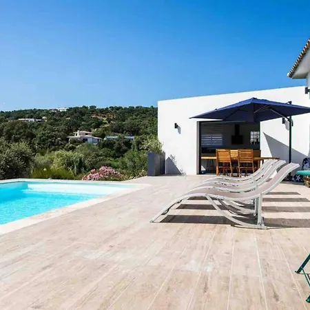 Villa Bianca, à 10 minutes à pieds de la plage. Villa Zonza